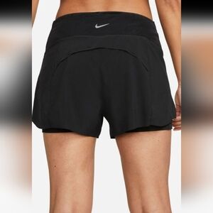 Nike Women's Dri-FIT Swift Mid-Rise 3" 2-in-1 Running Shorts with Pockets. XL.